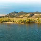 A rare opportunity to own a lakehouse on the shore of Lake Okanagan in Summerland, BC.