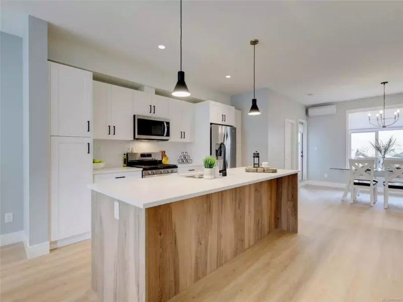 Triangle Trail Townhomes kitchen.